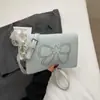 Súper Populares Este Año, los Bolsos Cuadrados Pequeños Están en Tendencia. Nuevos Bolsos de Hombro para Mujer Otoño e Invierno 2025, Bolsos Cruzados, Bolsos Cruzados de Moda y con Estilo