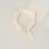 Bufanda Pequeña de Seda Estilo Nuevo con Hebilla Magnética Perezosa y Tacto de Alta Gama, Cadena de Perlas para Clavícula para Mujer, Bufanda Pequeña con Elemento de Carruaje de Lunares Paisley
