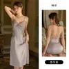 Conjunto Elegante e Puro de Camisola com Renda Borboleta, Bojos, Alças de Cetim, Modelagem Justa e Robe para Casa P4105