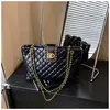 Bolso de Cadena de Diamantes para Mujer 2025 Nuevo de Moda Otoño e Invierno Bolso de Hombro Retro Gran Capacidad Bolso Tote Cruzado para Viajar
