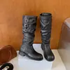 Botas de Moda Otoño 2026 Nicho Tacón Grueso Botas Largas para Mujer Diseño Apilado Nuevo Elegante Versátil Hebilla Chica Picante