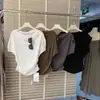 Camiseta Feminina Manga Morcego Curta de Um Ombro, Novo Design de Verão, Top Diagonal Off-the-Shoulder com Cintura Marcada Irregular Slim Fit