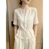 Camisa Protectora del Sol Gris Delgada Elegante y de Alta Gama Estilo Francés para Mujer, Diseño de Verano, Top Ligeramente Transparente Único y Chic, de Moda