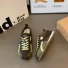 Zapatos de entrenamiento europeos para mujer con suela gruesa, estilo estación europea, alemanes, 2026, zapatos deportivos casuales, otoño, con cordones, estilo retro, zapatos Forrest Gump, tela roja