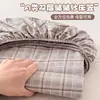 Juego de Tres Piezas de Sábana Bajera Ajustable de Gasa Arrugada de Doble Capa Suave Clase A, Funda Protectora de Cobertura Completa para Colchón Simmons, Funda de Colchón Marrón al por Mayor