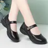Zapatos de Madre de Cuero Suave de Boca Baja para Primavera y Otoño, Zapatos Planos para Mujer con Velcro, Zapatos de Suela Suave Antideslizantes Cómodos, Punta Redonda, Zapatos para Mujeres de Mediana Edad y Mayores