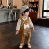 2026 Nuevo Estilo Conjunto de Peto para Bebé Estilo Otoño Bebé Niño Felpa de Doble Cara Rojo Neto Elegante para Exteriores Conjunto de Dos Piezas