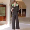 Nuevo Conjunto de Primavera y Otoño para Mujeres de Mediana Edad: Elegante Conjunto de Dos Piezas para Mamá con Top Holgado de Manga Larga y Pantalones Cortos