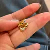 Pendientes Redondos de Perlas Retro Franceses para Mujer, Pendientes de Frijol Dorado de Nicho de Lujo Ligero, Pendientes de Circón de Temperamento Exquisito al por Mayor