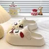 Sandálias de EVA Estilo Birkenstock Doces para o Verão e o Trabalho, com Bolinhas Delicadas e Fofas, Laço de Morango e Design Perfurado