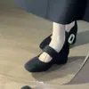 Sapatos Mary Jane Peludos Quadrados Pretos para Mulheres Baixas, com Aumento Oculto de Altura, Sapatos de Salto Alto Forrados com Lã de Inverno com Tiras de Velcro