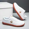 Sapatos de Tai Chi para mulheres, couro genuíno e solas de couro bovino, sapatos profissionais de artes marciais, sapatos esportivos para primavera e outono, sapatos de treino de Tai Chi para verão para homens