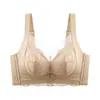 Lingerie de estilo urbano para mulheres com pouco busto, projetada para realçar o decote, prevenir a flacidez e minimizar o volume lateral dos seios, apresentando um sutiã de renda sem aro e ajustável.