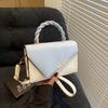 Bolso Cuadrado Pequeño Portátil de Metal Cruzado Simple Casual de Primavera con Combinación de Colores Texturizados de Moda Nuevo 2025 de Color en Contraste para Mujer