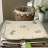 Nueva Serie de Artículos Individuales de Algodón Lavado Suave con la Piel Cepillado Color Sólido Sábana Bajera Individual Funda de Almohada Individual Juego de Tres Piezas Funda Protectora Colcha
