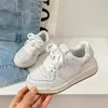 Tênis de Moda Infantil 2026 Primavera Unissex Fecho Mágico Tênis Casuais para Crianças Médias e Grandes Tênis Esportivos Sapatos Brancos Versáteis