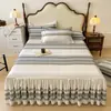 Nova Saia de Cama de Flanela de Algodão Cobertura de Cama Espessada Peça Única 100% Algodão Simples Antiderrapante Estilo Coreano Lençol de Cama Universal para Todas as Estações