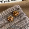 Pendientes retro elegantes con forma de gota de esmalte de color Maillard para mujer, sin color, ligeros, de lujo, de alta gama, pendientes de nicho, nuevos productos