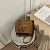 Bolsa de camurça de nicho para mulheres, nova coleção de outono 2026, bolsa tote e crossbody retrô e versátil, bolsa tipo caixa de alta qualidade