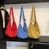 Bolso de felpa transfronterizo, estilo casual, para mujer, nueva colección otoño 2026, moderno, de gran capacidad, adecuado para ir al trabajo, bolso de hombro o bolso cruzado
