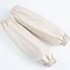 Las mangas de cuero son impermeables y resistentes al aceite, adecuadas tanto para hombres como para mujeres en la cocina.. Las mangas de PU son extendidas y engrosadas, resistentes al desgaste y están diseñadas para uso en adultos.