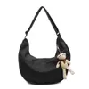 Bolsa de Ombro Única Jeans Retrô em Forma de Crescente Feminina Grande Capacidade Casual Transversal Simples para o Dia a Dia Bolsa Tote Atacado