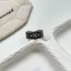 Diseño retro, nuevo anillo de circonita cúbica envejecida para mujer, diseño de cruz ancha, estilo resistente, versátil, de alta gama, nicho, anillo abierto