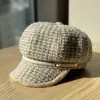 Chapéu de Pelúcia Xadrez Estilo Novo Inspirado em Chanel para Mulheres, Boina Octogonal Quente para Outono e Inverno que Afina o Rosto, para Cabeça Grande