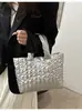 Grande Capacidade Simples Nicho Bolsa Bolsa Feminina Espaço Algodão-acolchoado Casaco Bolsa de Ombro 2025 Nova Popular Nova Bolsa Tote