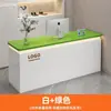 Mostrador de cajero de bar, tienda pequeña, sencilla, moderna, salón de belleza, ropa, barbería, mostrador de empresa, recepción, mostrador de recepción