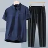 Conjunto de Seda Gelo para Homens de Meia-Idade e Idosos, Nova Camisa Polo Estilo Verão, Conjunto de Duas Peças Roupa de Pai de Manga Curta, Camisa Polo + Calça de Seda Gelo