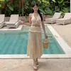 Traje Estilo Resort 2026 Hermoso Traje Hermosa Espalda Chaleco Halter Falda de Cintura Alta de Verano para Mujer Conjunto de Tres Piezas Color Albaricoque