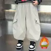 2516 Pantalones de Invierno para Niños 2026 Nuevo Estilo Mono de Forro Polar para Niños Pantalones de Trabajo Pantalones de Invierno para Niños Pequeños Pantalones con Puño de Forro Polar Extra