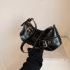 Bolsa feminina 2024 Novo estilo de bolsa estilista texturizada bolsa baguette retrô bolsa de axila estilo all-match bolsa de ombro crossbody