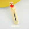 Cuchillo de Utilidad Oso Manzana Lindo de Dibujos Animados Abrecajas Portátil para Envíos Urgentes Cuchillo de Papel de Oficina Cuchillo Hecho a Mano para Estudiantes