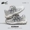 Sapatos para Idosos HuiLi Femininos 2026 Verão Novo Malha Respirável Leve Casual Feminino Aumento de Altura Solado Macio Esportivo B