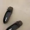 Zapatos Planos Suaves de Punta Cuadrada con Lazo y Boca Baja 2025 Otoño Nuevos Ligeros Franceses Slip-On Zapatos de Abuela Gorro