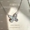 Collar de Cadena para Clavícula de la Familia V Gold Gla de Gama Alta, Colgante de Diamante Completo, Chapado en Oro de 18k, Elegante y Versátil