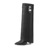 Botas de pantalón negras de microfibra estilo europeo y americano, novedad de otoño e invierno ~ punta, vuelta, hebilla de cinturón, manga, tacón alto grueso, botas altas