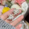 Pendientes de Metal con Flor y Perla, Simples, Ligeros, Lujosos y Elegantes, Temperamento de Moda y Gama Alta, Pendientes Populares para Viajar en Douyin