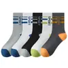 Calcetines Zhuji para Hombre de Algodón Peinado Deportivos para Correr Absorbentes del Sudor y Resistentes al Olor Calcetines Largos de Primavera y Otoño con Letras de Media Pantorrilla Calcetines de Baloncesto