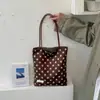 Bolsa de Lona con Lunares Estilo Coreano Ins para Mujer 2026 Nueva Bolsa Tote Grande con Letras Versátil para el Trabajo Bolsa de Hombro