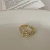 Anel Metálico Aberto de Zircônia de Alto Padrão em Formato de Laço para Mulheres, Luxo Leve, Textura Única, Anel Elegante e Versátil