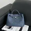 Bolsa Tote Tecida Exclusiva de Couro Bovino Transfronteiriça Grande Capacidade Bolsa para o Dia a Dia Bolsa de Mão Ombro Transversal de Couro Genuíno de Alta Qualidade para Mulheres