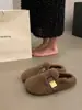 Novas pantufas peludas de pelúcia com sola grossa para mulheres, adequadas para uso externo, pantufas de algodão pelúcia, modelo 2026, bico fechado, outono e inverno, preto