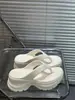 Chanclas de Suela Gruesa 2026 Nuevo Estilo de Celebridad de Internet de Moda para Uso en Exteriores Chanclas de Moda de Verano para Salir en Verano