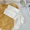 Calcetines Blancos de Algodón para Mujer, Calcetines de Media Pantorrilla para Primavera y Otoño, Calcetines Arrugados, Calcetines Sueltos de Otoño e Invierno, Calcetines Japoneses sin Costuras, Calcetines Largos de Maternidad