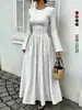 Vestido longo de bolinhas transfronteiriço europeu e americano 2026 com gola redonda, acinturado, barra ampla, elegante e emagrecedor, estilo de férias para mulheres