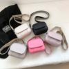 Bolsa quadrada pequena multicamadas simples para mulheres transfronteiriça, bolsa de ombro mensageiro para celular de estudante coreano, geração de cabelo