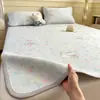 2026 Nueva Alfombrilla de Hielo de Frijol de Dibujos Animados, Fresca al Tacto, Valor 0.21, Lavable a Máquina, Alfombrilla Individual para Dormitorio de Estudiantes de Verano